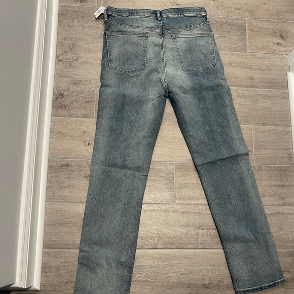 Old navy stretch jeans - Picture 2 of 4